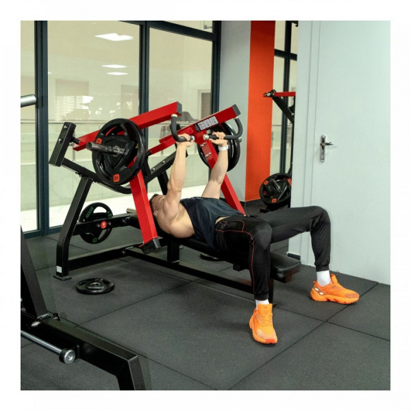 Грудной жим лежа на свободных весах Protrain PP128 от магазина Perfect Trainers