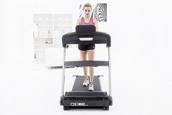 Беговая дорожка Spirit Fitness XT685 DC от магазина Perfect Trainers